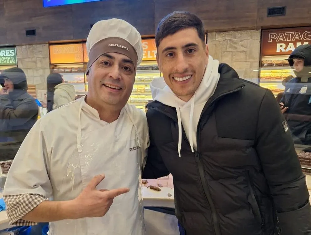 Dos maestros, del chocolate y del gol, (foto: gentileza Carlos Zapata) 