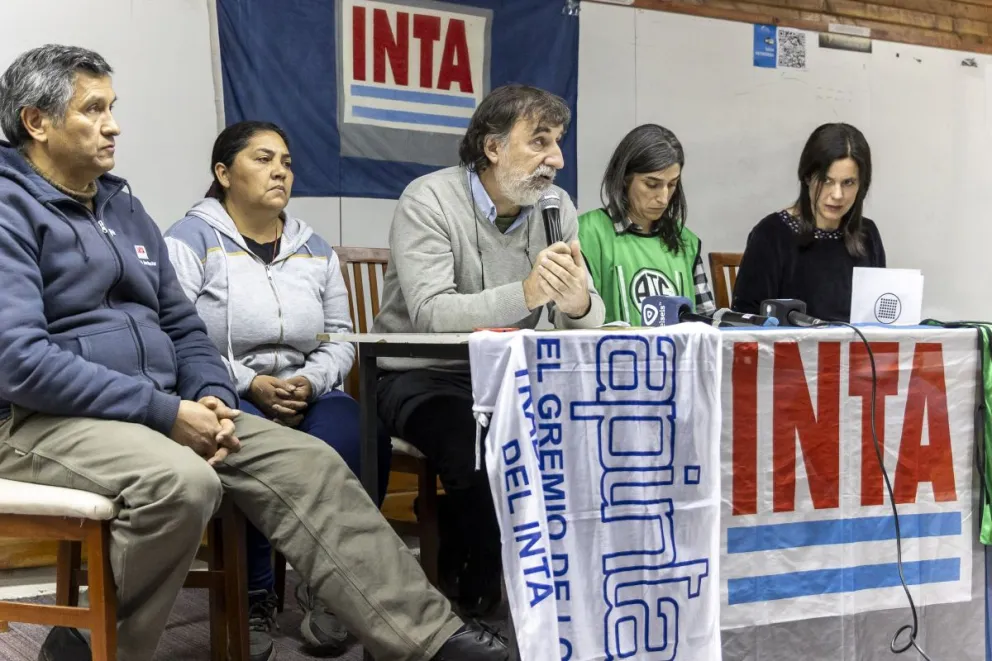 Distintos sectores productivos se pliegan al rechazo a las modificaciones en el INTA e INTI (fotos: Eugenia Neme) 