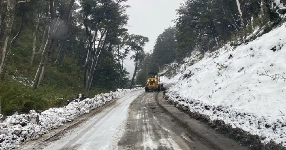 La Ruta Provincial N° 65 atraviesa un entorno de montaña de gran valor paisajístico y ecológico.