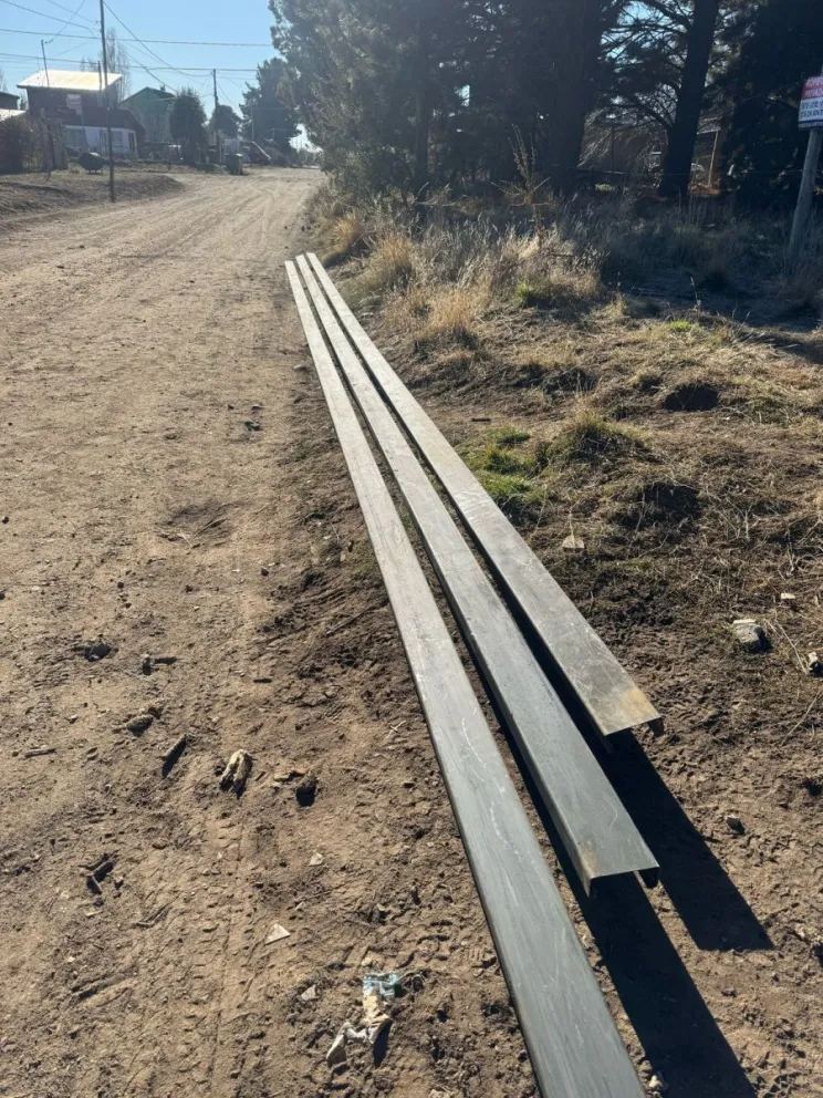 Los perfiles fueron recuperados en otra vivienda en Dina Huapi. Foto: gentileza