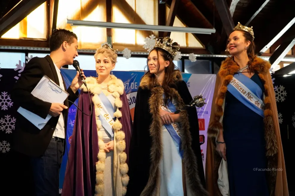 Luego de varios años sin elección de Reina de la Nieve, Juana Saporiti, María Yung y Brenda Puñalef  son el tridente que marcó la vuelta del certamen en 2024. 