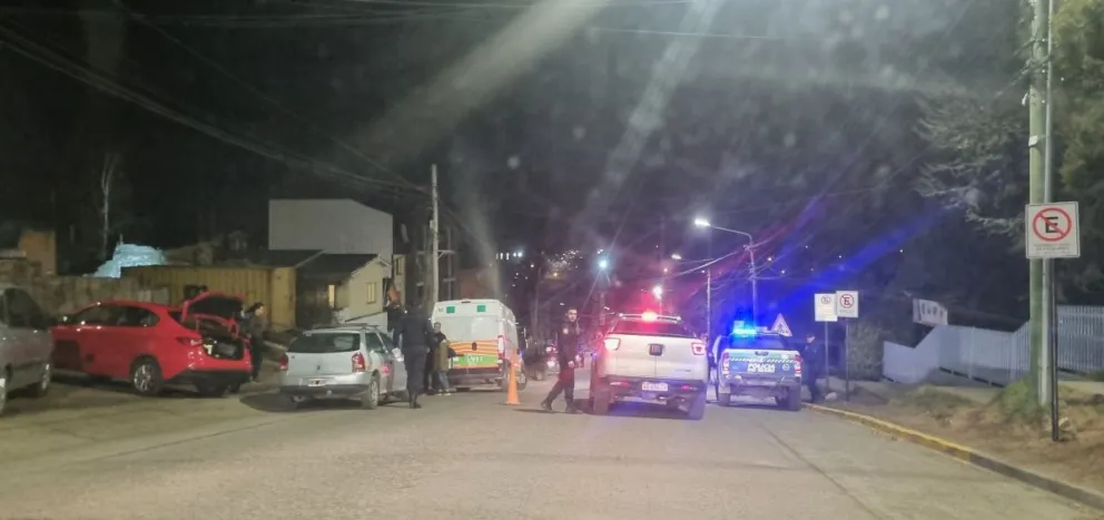 Producto del accidente en avenida Pioneros, resultó una persona lesionada. Foto: gentileza