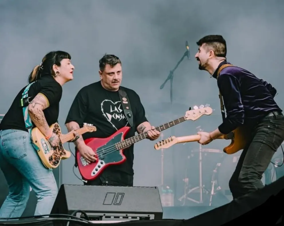 Matías apuntala la base rítmica de Animales Exóticos Desamparados.