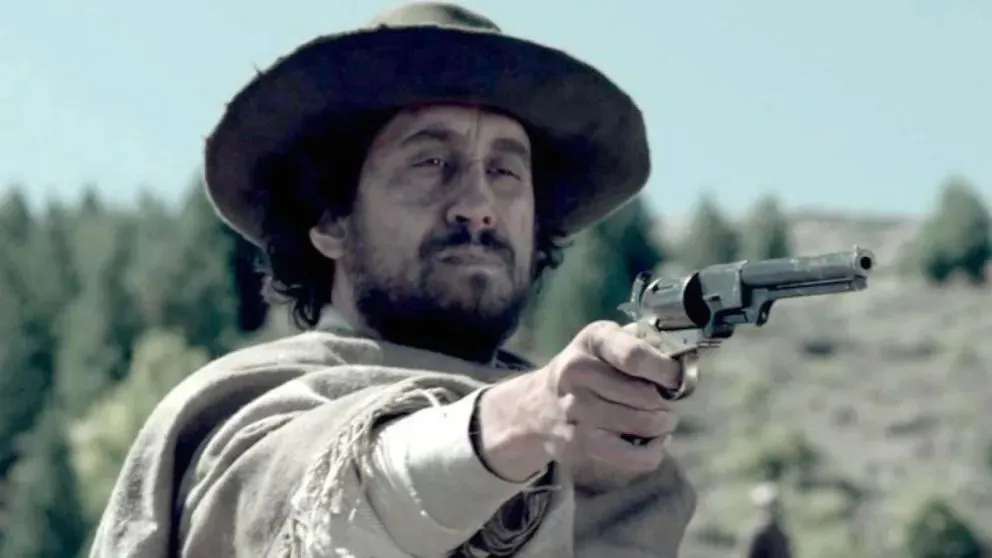 Foster Rojas personificado por Juan Alari en "Lleno de ruido y dolor".