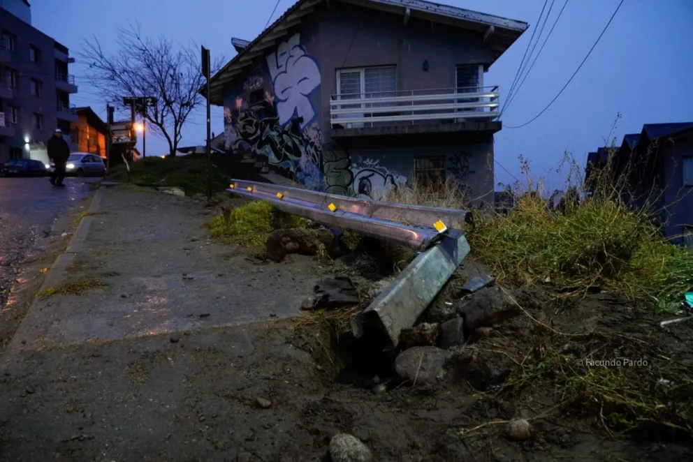 El automóvil fue retirado luego del siniestro / Fotos Facu Pardo 