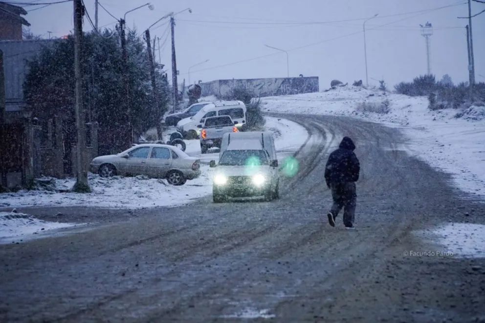 Nieve en los barrios altos de la ciudad / Fotos Facu Pardo Video Facu Pardo / Catedral 