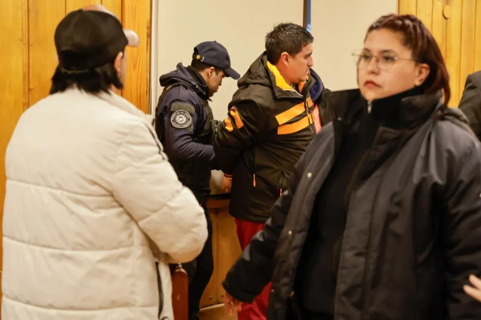 Los Hernández fueron acusados por la brutal agresión a Peña y acompañados por numerosos familiares.