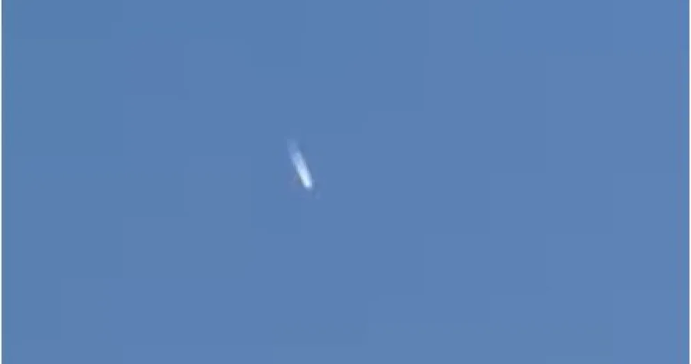 ¿Avión a chorro? ¿basura espacial?, el vídeo genera revuelo en las redes 