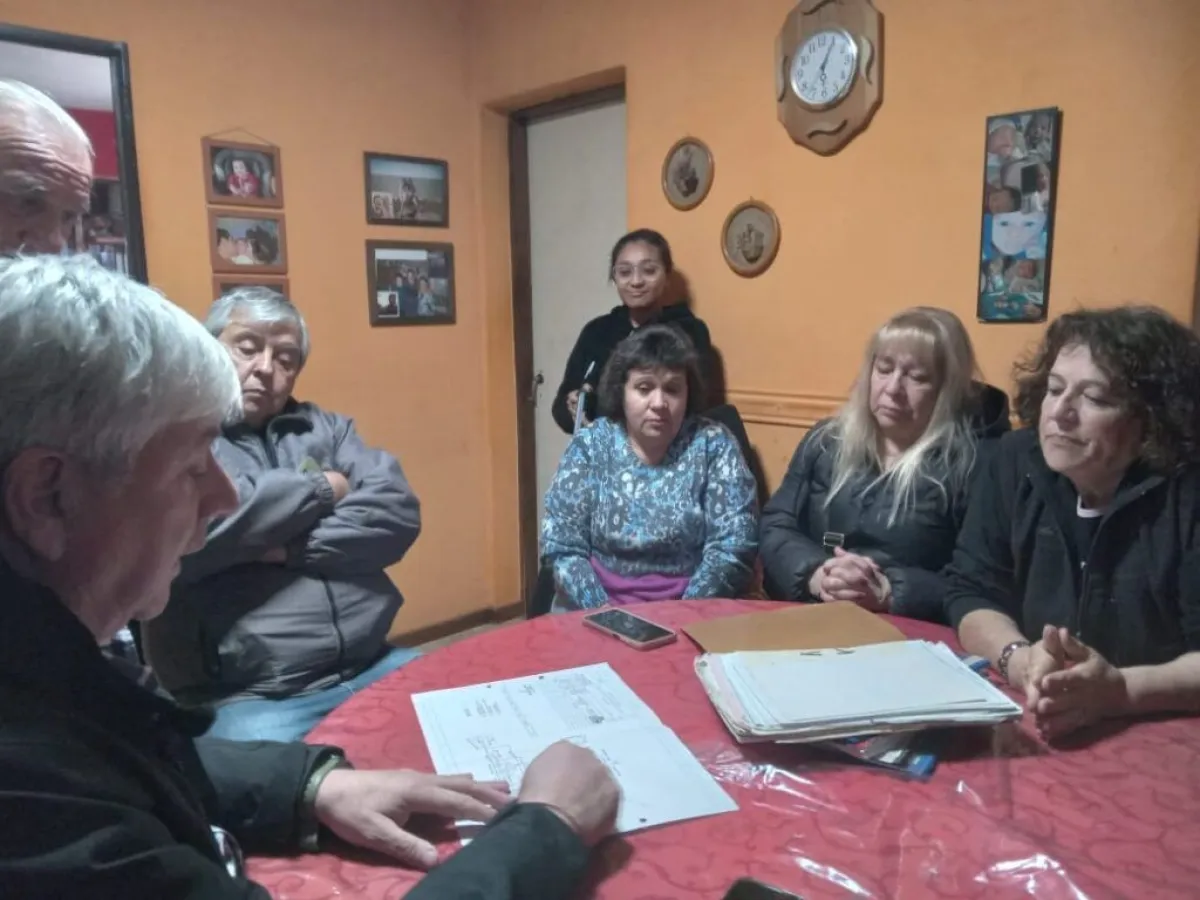 El intendente se reunió con vecinos del barrio 2 de Agosto | Diario El ...