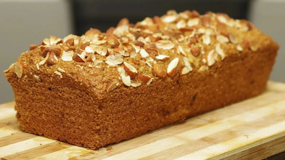 Budín de avena, manzana y almendras en simples pasos.