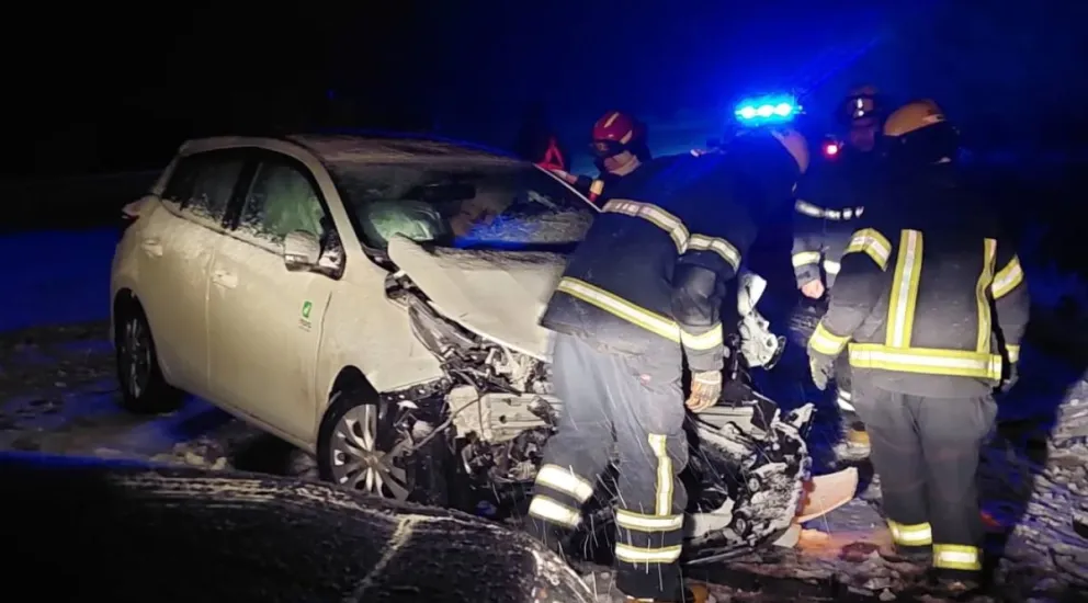 Un choque múltiple debido al hielo y la nieve acumulada dejó un herido en la Ruta 237