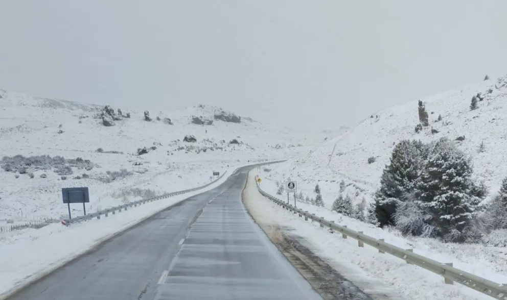 Las bajas temperaturas y nevadas aisladas continuarán en la región sur.