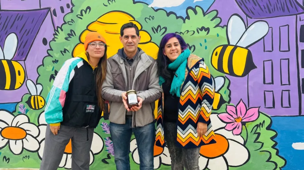 "Colmena de Vida” embellece el Jardín de Infantes 67 de General RocaCrédito: Gobierno de Río Negro