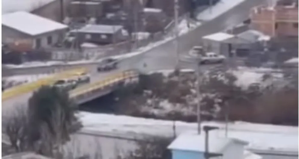 Sospechosos comenzaron la fuga en el centro y abandonaron el auto en el este de Bariloche