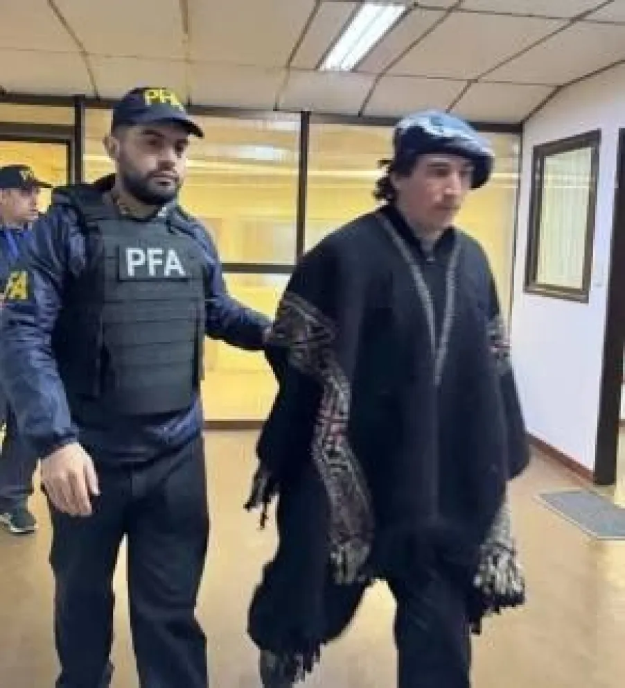 Cardenas se entregó esta mañana en el Tribunal Federal de Comodoro Rivadavia 