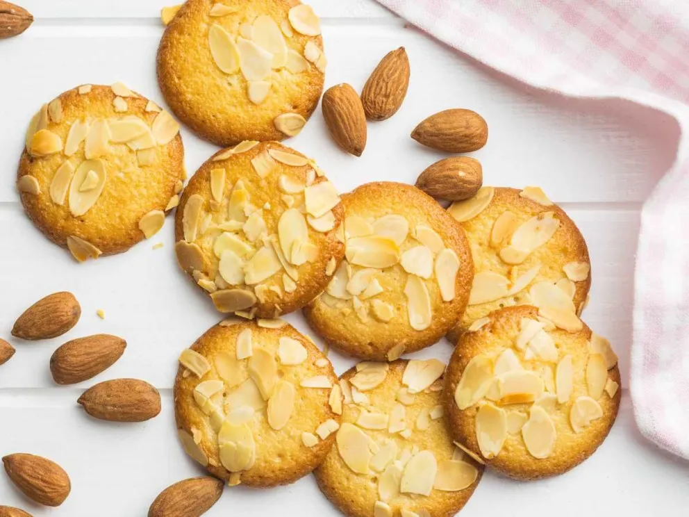 Galletitas caseras de almendra.