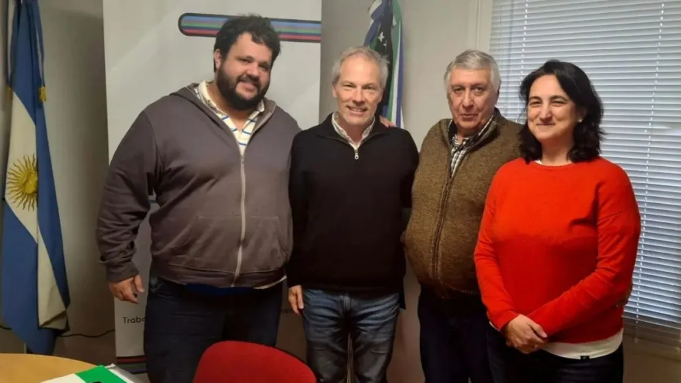 La gestión comenzó con una reunión en Dina Huapi. Se proyectaron líneas de acción para el desarrollo de la región.Foto: gentileza