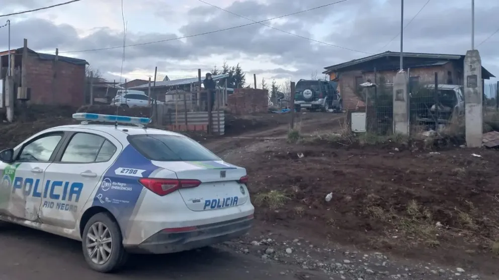 Recuperan camioneta robada y secuestran droga en un allanamiento en El Frutillar 