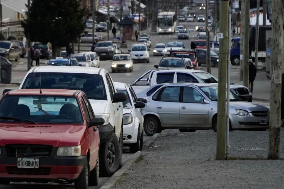 Bloquean la señal de cierre y el auto queda abierto. Fotos: Facundo Pardo