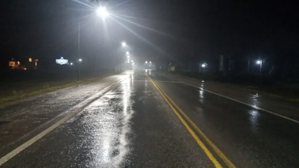 Las autoridades recomendaron extremar precauciones ante lluvias y neblinas matinales.