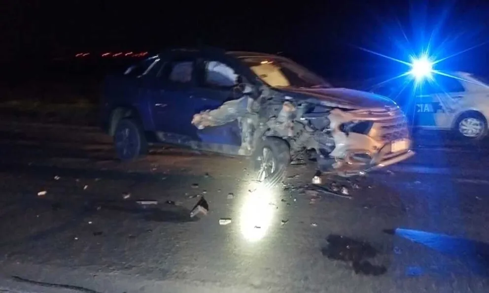 Así quedó uno de los vehículos involucrados en el accidente / Foto labrujula24.com