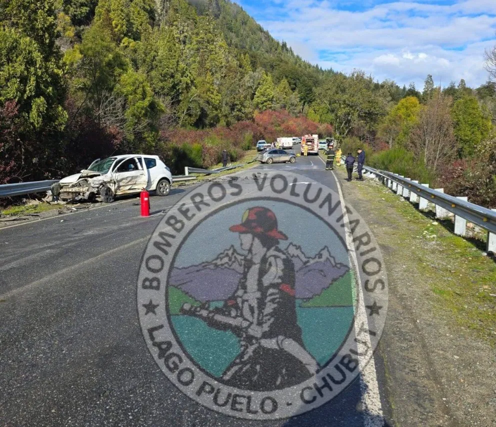 Una de las víctimas quedó atrapada dentro del vehículo. Foto: gentileza