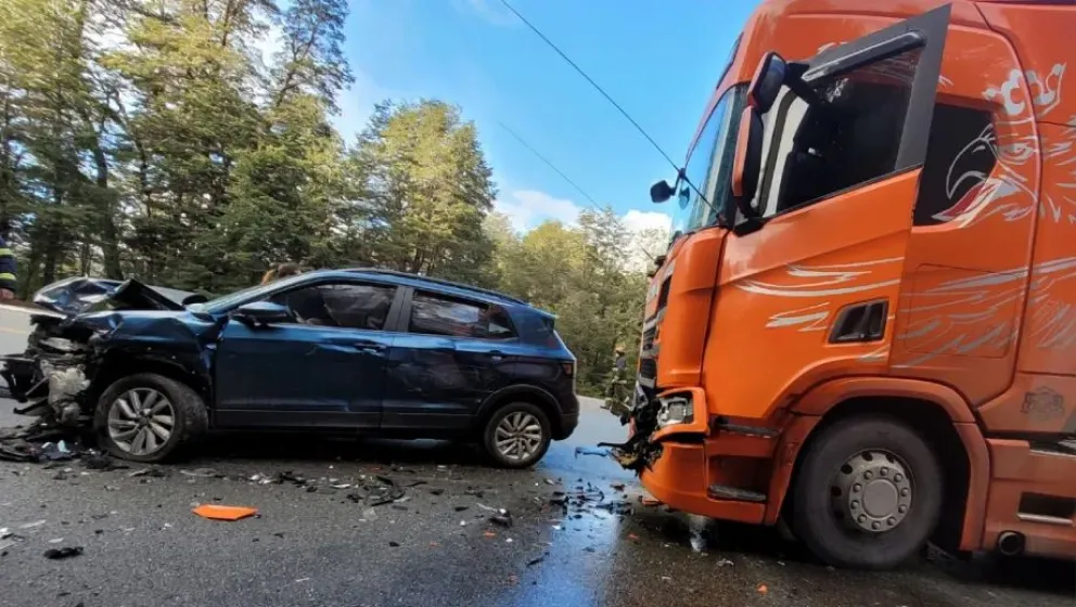 Amplio operativo por choque cerca de La Angostura (foto:RSM) 