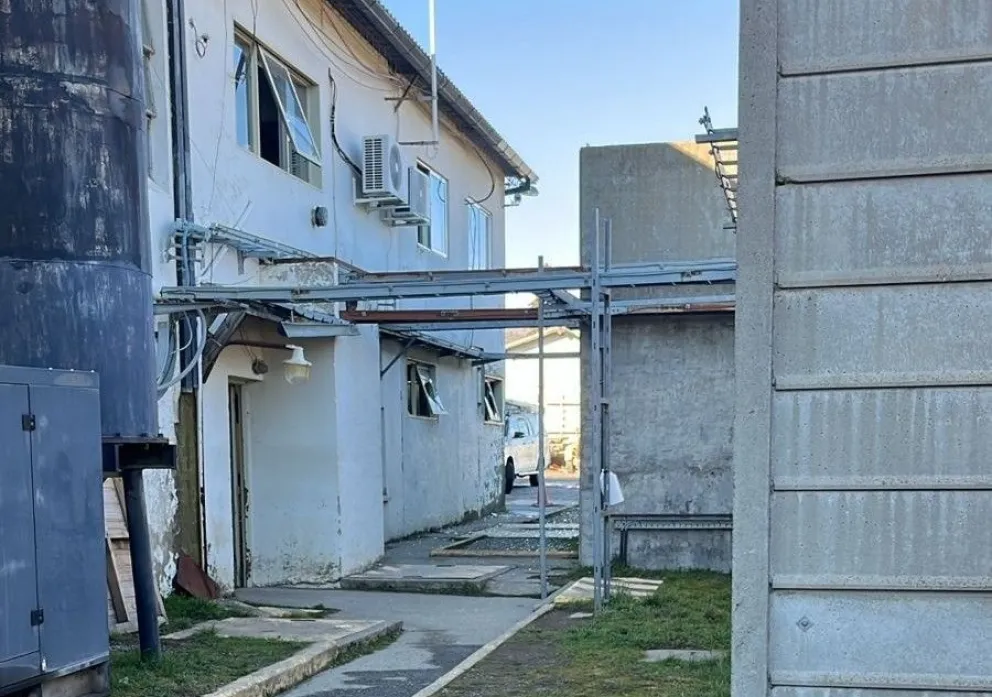 El cortocircuito provocó una leve explosión que rompió vidrios en la Estación Transformadora Ñireco