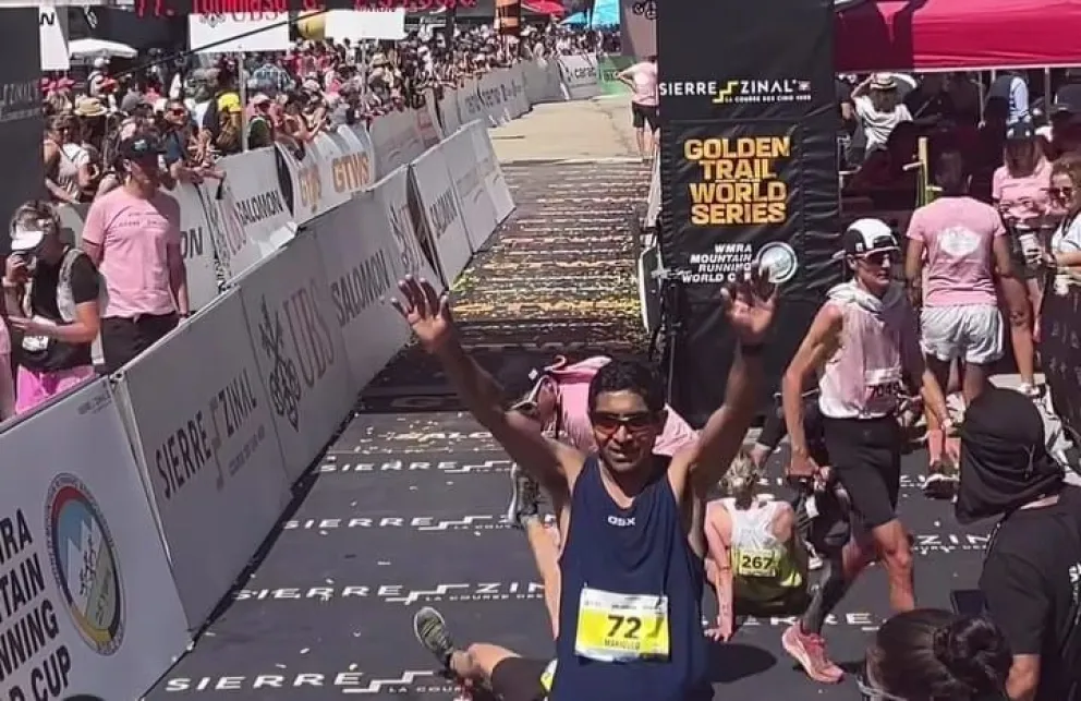 Luego de cruzar una meta emblemática (Foto Patagonia Run -captura)