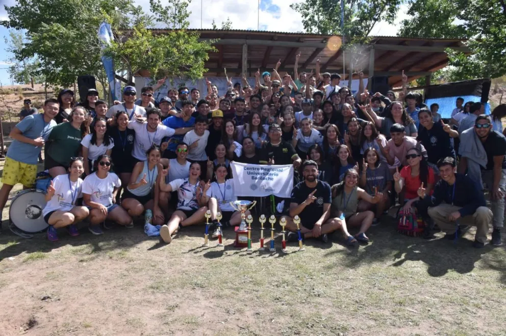 La delegación de Bariloche ganó el premio mayor en la última edición (Foto Facebook UNCo-Bariloche)