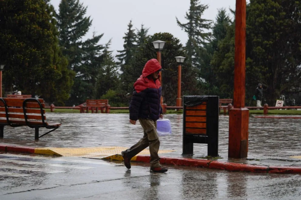 El SMN anuncia vientos fuertes y precipitaciones.