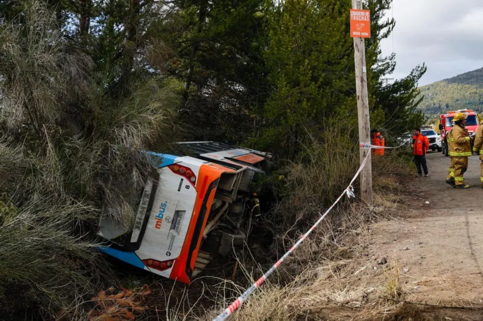 El hecho que ocurrió a las 13.30 en la ruta Carlos Bustos, entre la ruta vieja al centro invernal y la rotonda de Virgen de las Nieves. Foto: Eugenia Neme.