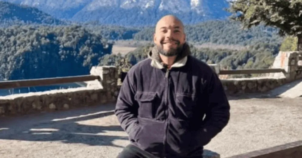 Robert Enmanuel Larez Armas.