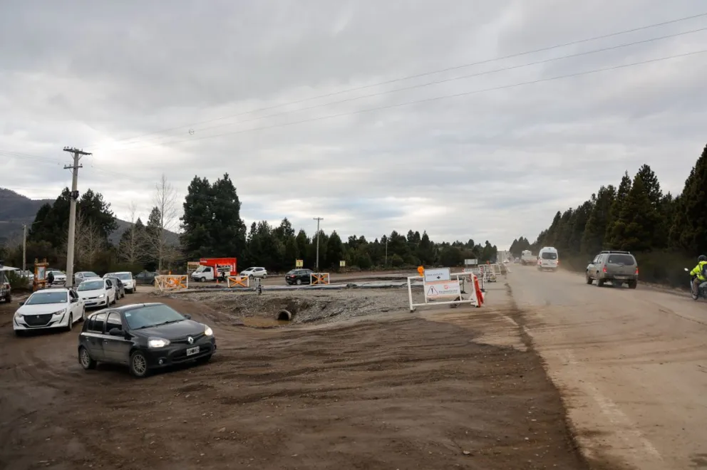 Hay demoras en el tránsito. Foto: Eugenia Neme. 