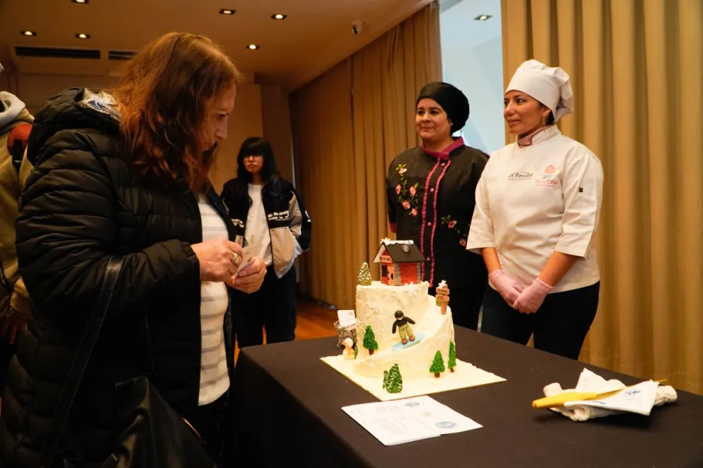La segunda jornada de la Fiesta de la Nieve continúa con el Concurso de Tortas en el Puerto San Carlos. Foto: Facundo Pardo (archivo)