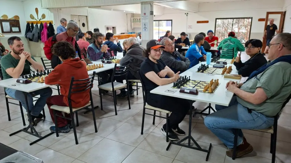Los torneos mensuales se realizan en el Club Nahuel Huapi.