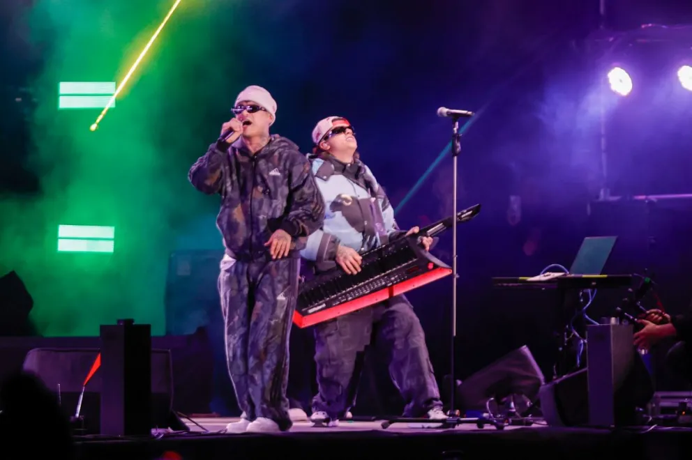 Nadie se quedó sin bailar en el show de La T y La M en Bariloche (fotos: Eugenia Neme) 