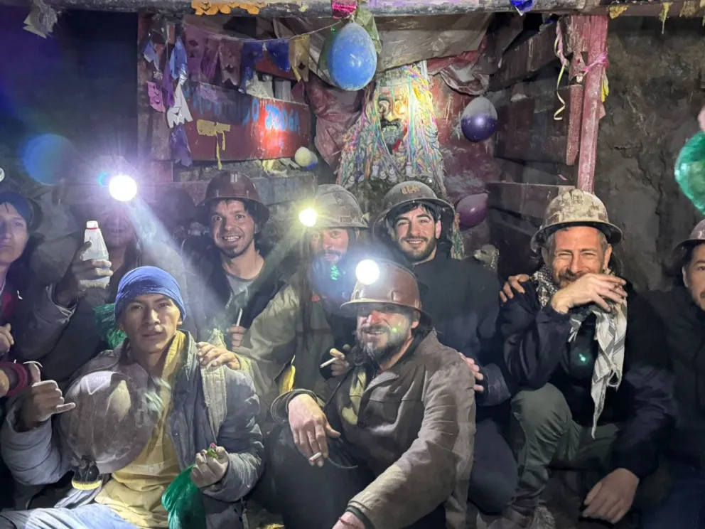 Con los mineros en las entrañas de Potosí.