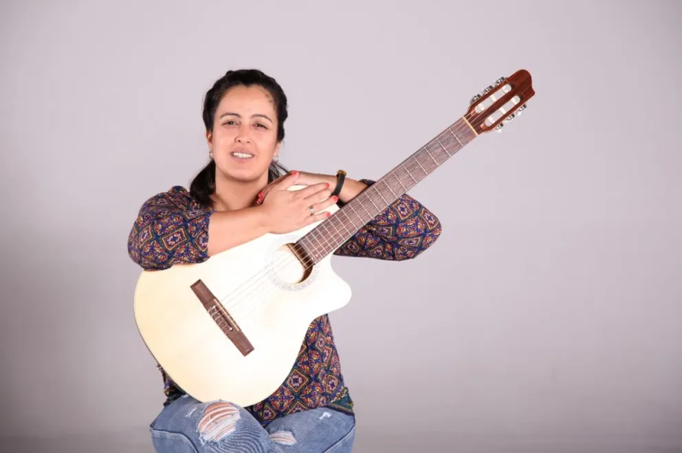 De la Banda Oriental llega Diana Ramundey.