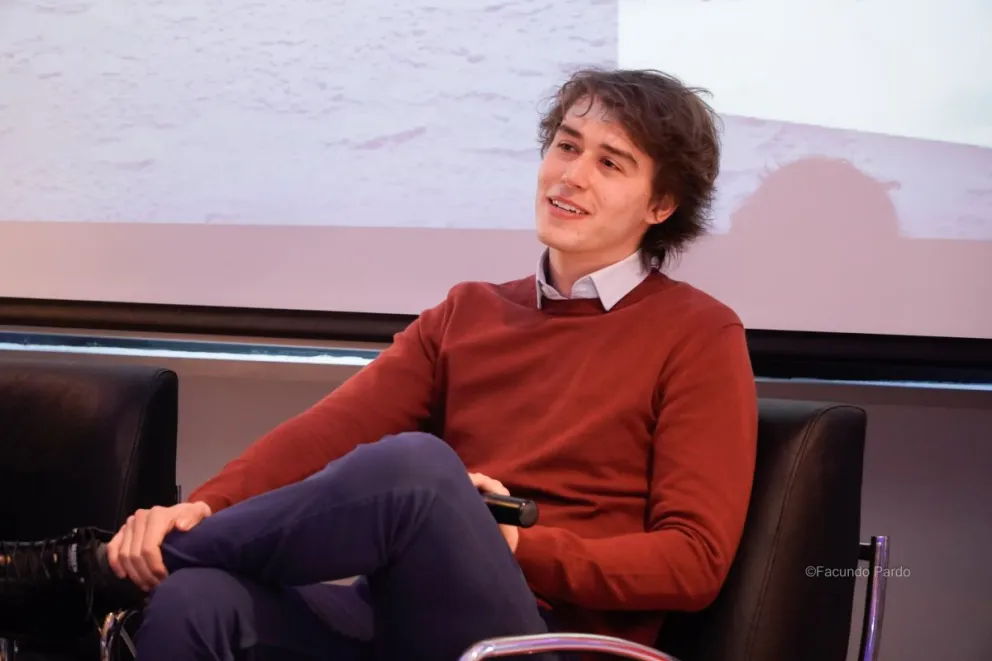 El "despeinado" brilló en la ciudad que inspiró su más reciente novela. Foto: Facundo Pardo.