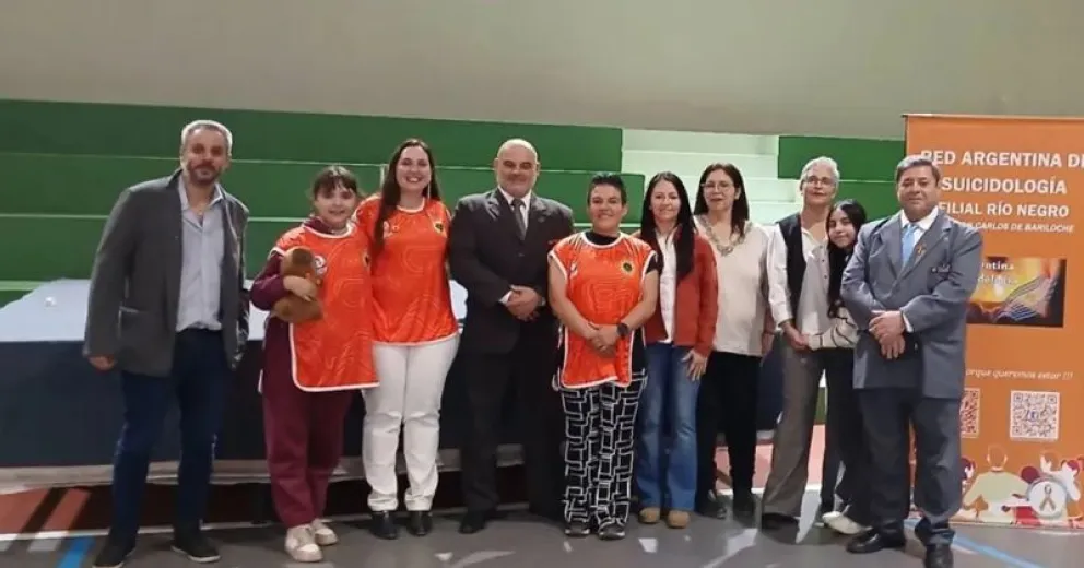 Integrantes de la Red Argentina junto a las voluntarias de nuestra ciudad.