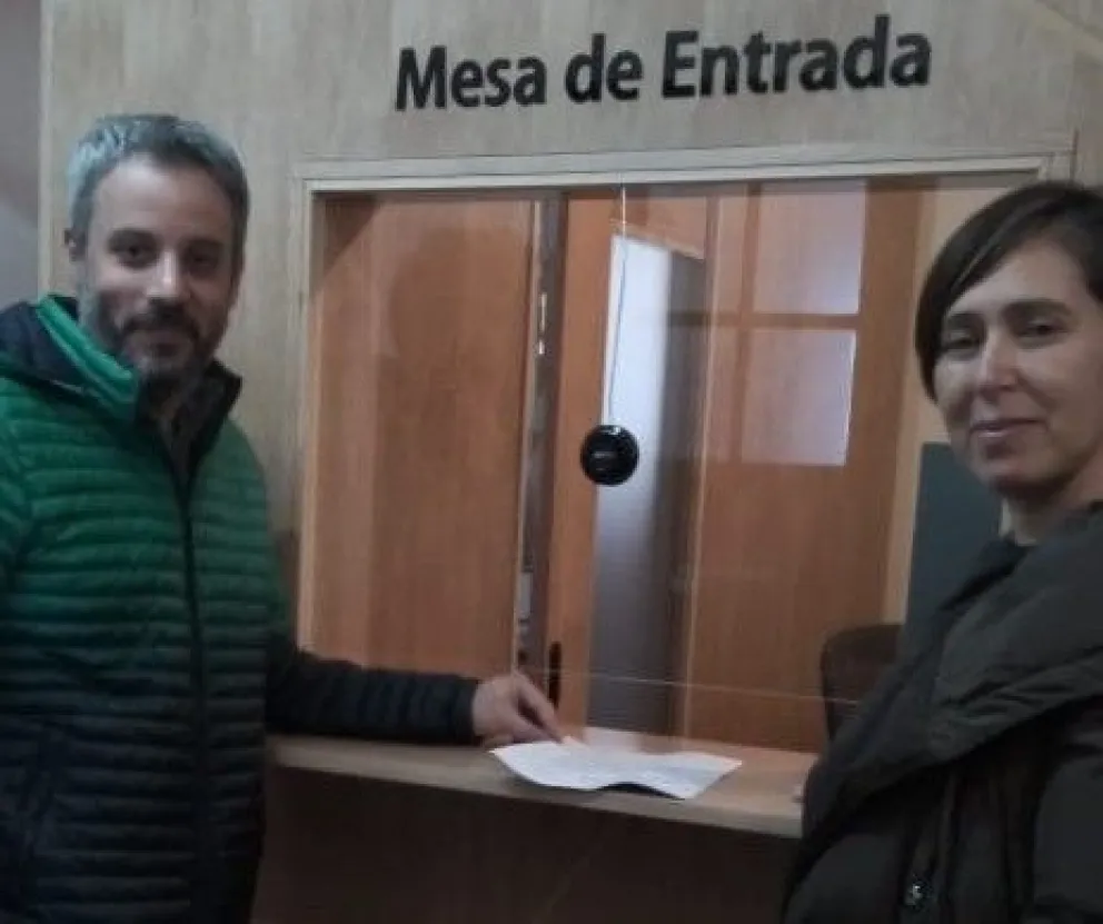 Presentación del proyecto del Soyem en mesa de entrada del Concejo Deliberante