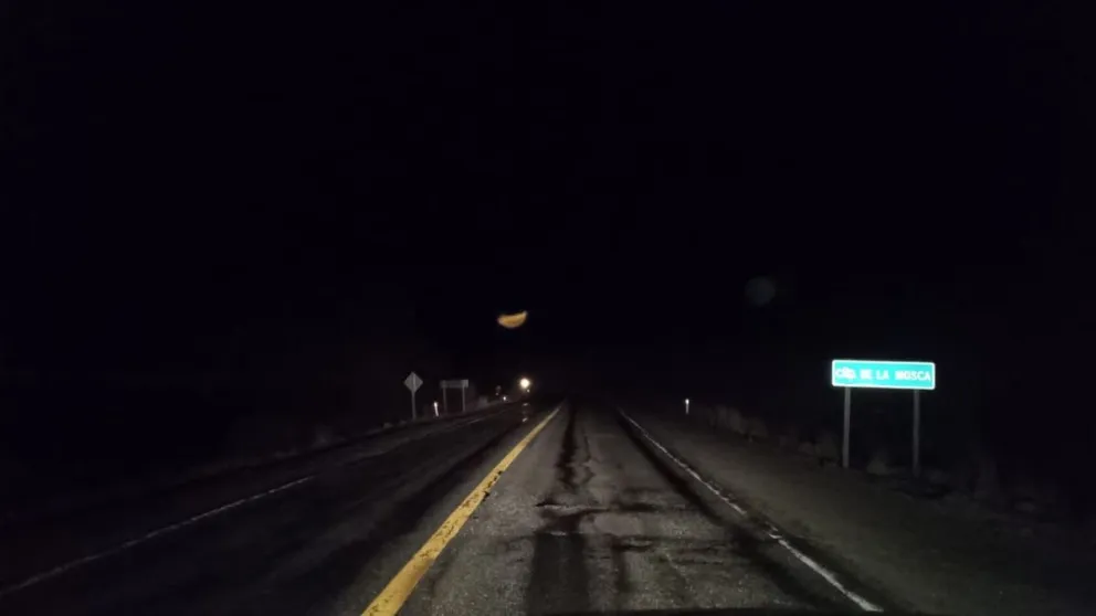 Calzada húmeda en algunos sectores.