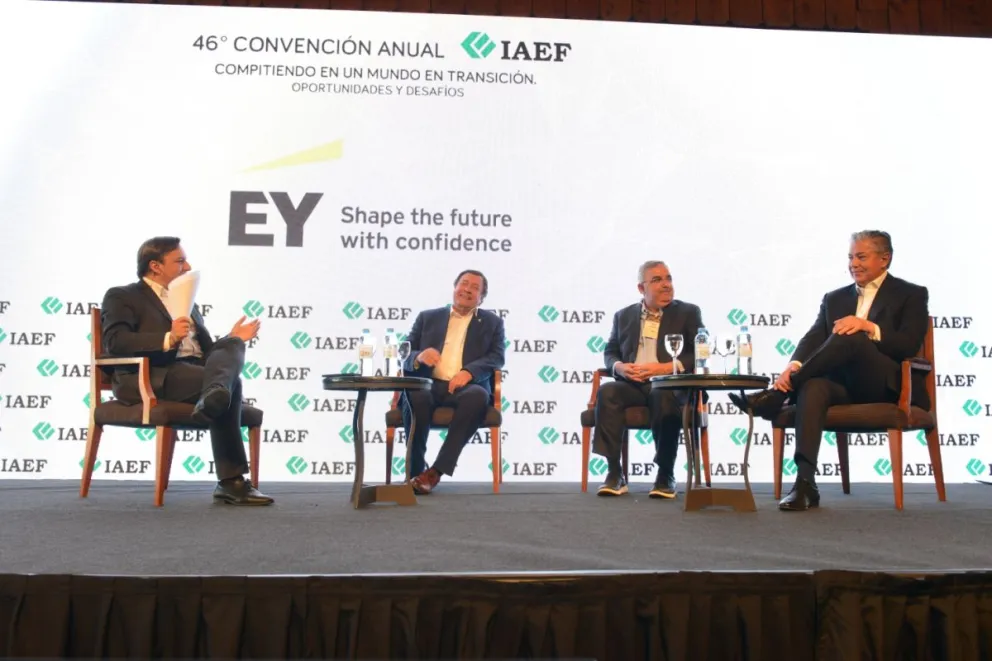 Panel de gobernadores en el IAEF (foto gentileza).