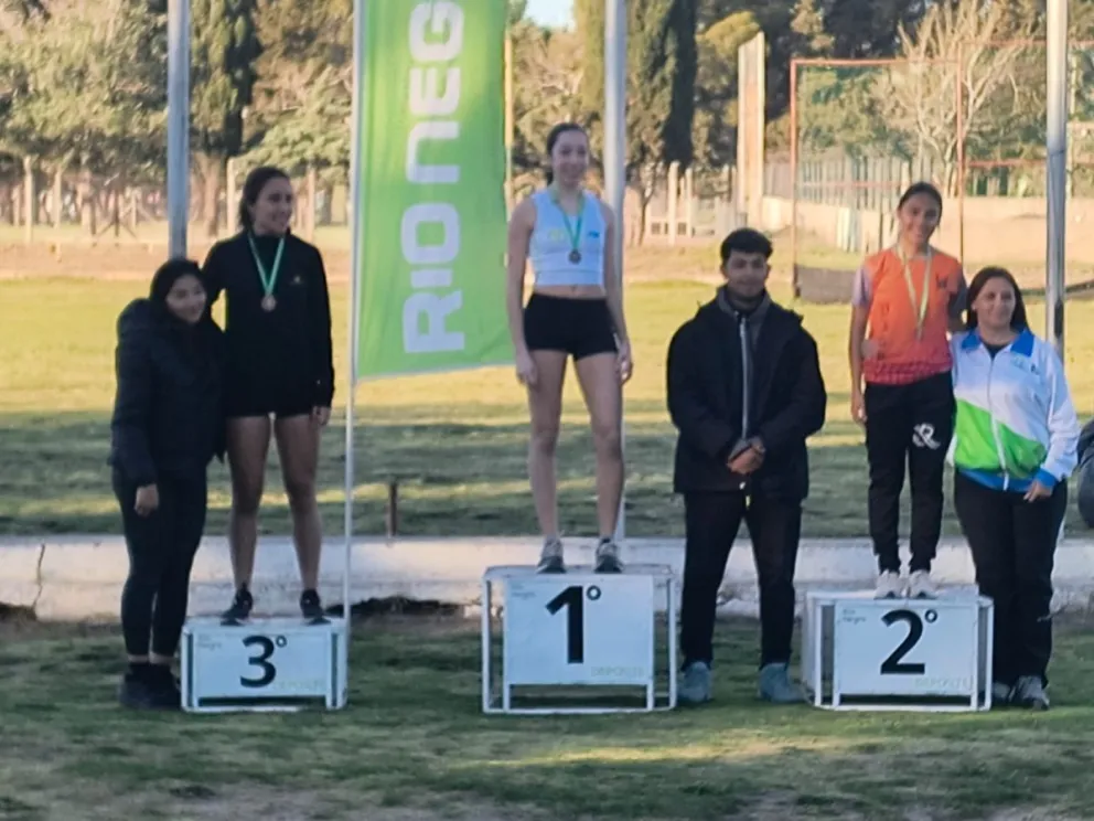 Podios barilochenses en el evento que se llevó a cabo en Viedma (Fotos gentileza). 