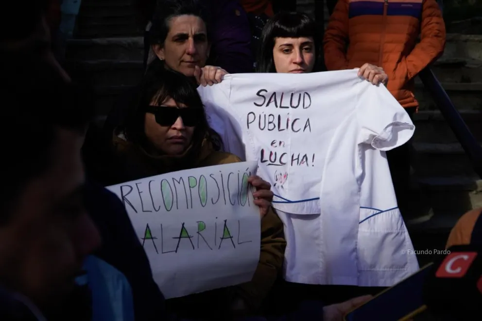Los vecinos de la ciudad esperan para conocer sobre los turnos programados / Foto de archivo Euge Neme 