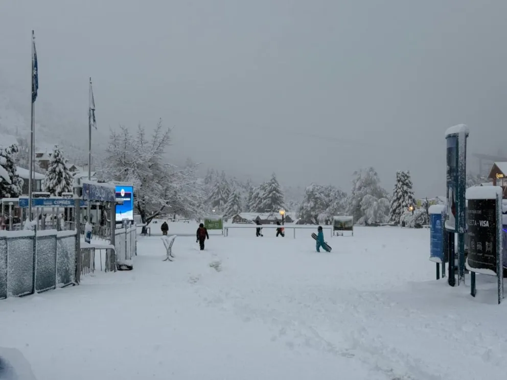La mejor postal de Catedral, nieve a granel en la montaña