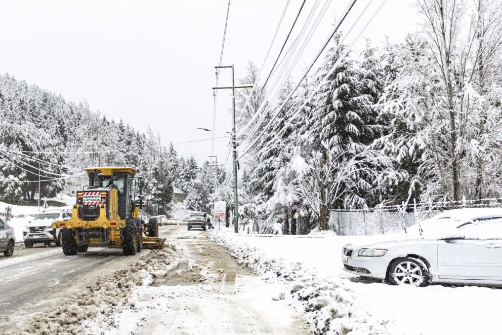 Martes sin clases y tránsito complicado en zonas de Bariloche. Foto: Eugenia Neme.