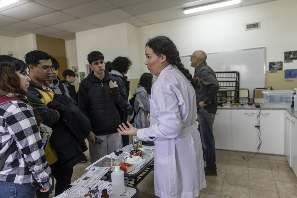 Una multitud participó de la Muestra de Carreras 2025 en Bariloche (fotos: Eugenia Neme)