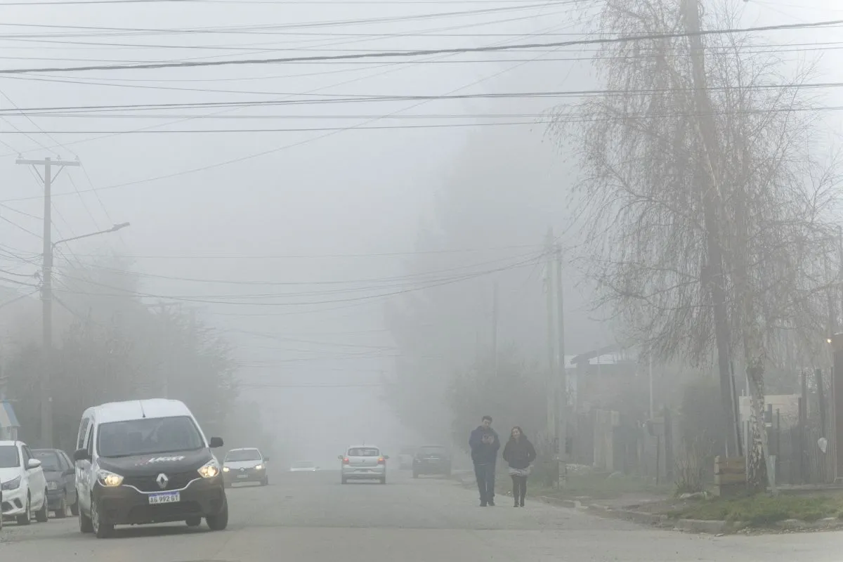 Piden máxima precaución al volante por niebla en Bariloche